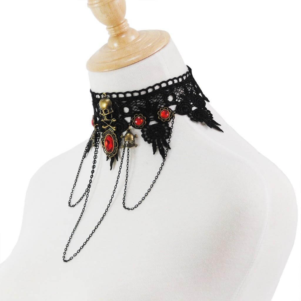 Lace Necklace With Black Skull