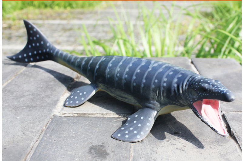 Simulation Of Ancient Marine Dinosaur Mosasaur Toy