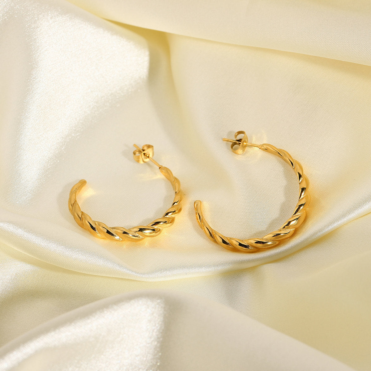 Net Red Wind Women's Twist Horn Earrings 18K Gold Plated