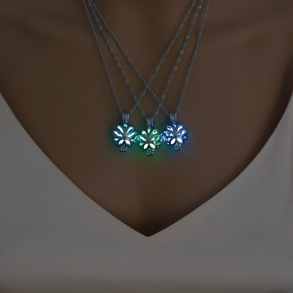 Glow-in-the-dark Lotus with a hollowed-out diy necklace