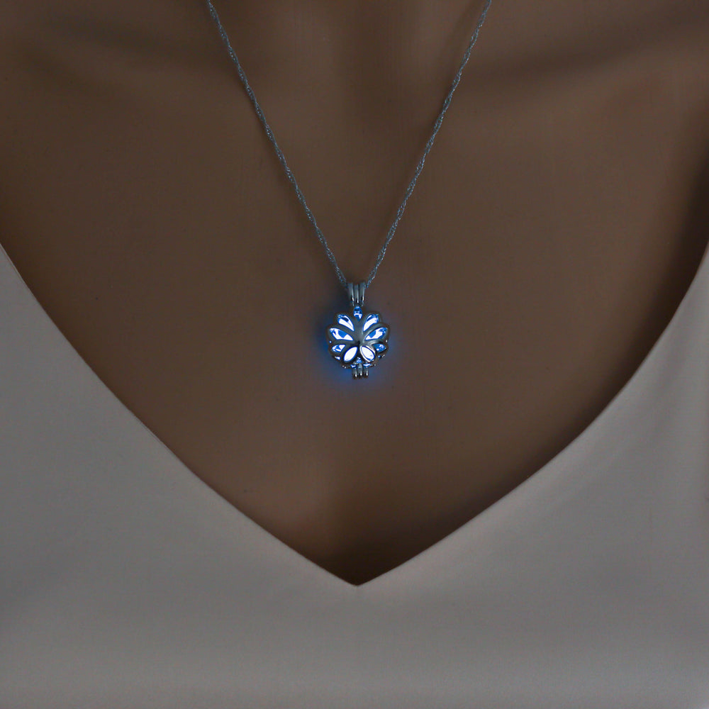 Glow-in-the-dark Lotus with a hollowed-out diy necklace